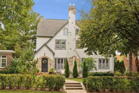 1798 Pinehurst Ave, Saint Paul, MN 55116