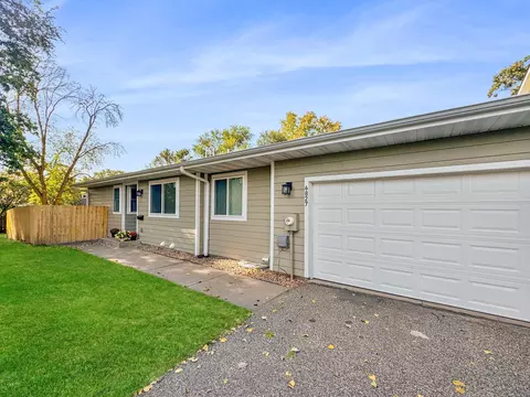 6827 York Pl N, Brooklyn Center, MN 55429