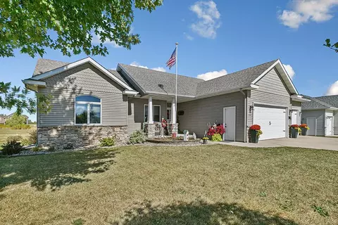 1610 Gray Fox Dr NE, Owatonna, MN 55060