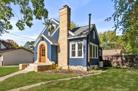 915 2nd Ave SW, Pine City, MN 55063