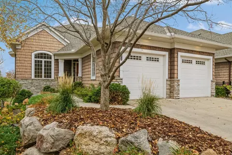 10016 Indigo Dr, Eden Prairie, MN 55347