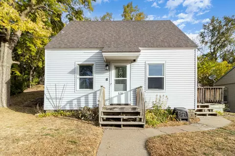 828 Hawthorn St, Red Wing, MN 55066