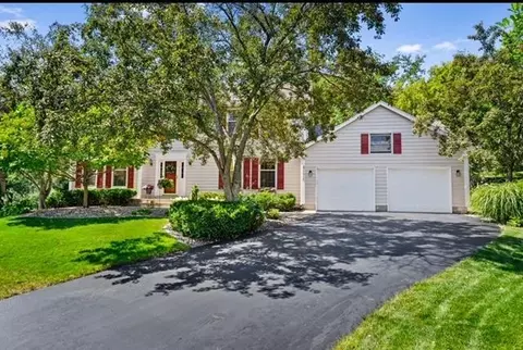 4575 Ithaca Ln N, Minneapolis, MN 55446