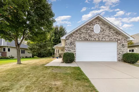 1836 Bohmbach Dr, Red Wing, MN 55066