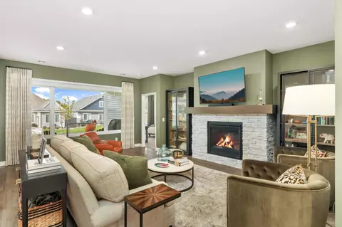 6746 Woodland Cove Blvd, Excelsior, MN 55331