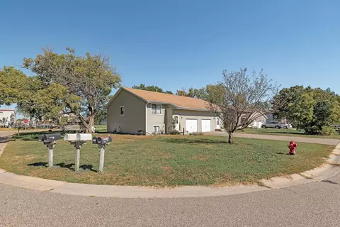 4516 83rd Cir N, Brooklyn Park, MN 55443