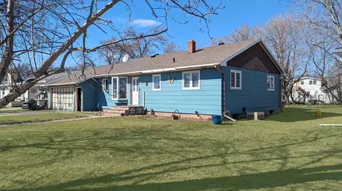 405 W Madison Ave, Mahnomen, MN 56557