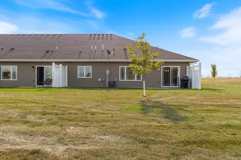 811 Windstar St #A, Marshall, MN 56258 photo 4