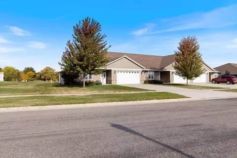811 Windstar St #A, Marshall, MN 56258 photo 2