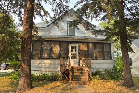423 2nd St SW, Pipestone, MN 56164