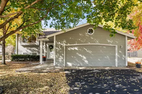 16147 Excelsior Dr, Rosemount, MN 55068