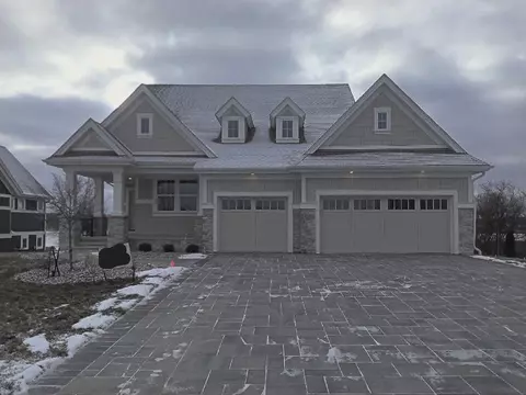 6395 Lakeside Dr, Chaska, MN 55318