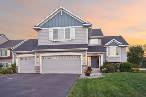 1385 Ridge Ln, Shakopee, MN 55379