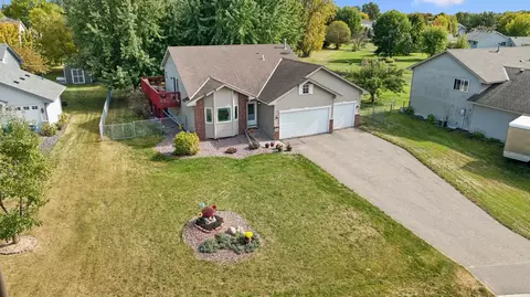 5520 Kahler Dr NE, Albertville, MN 55301