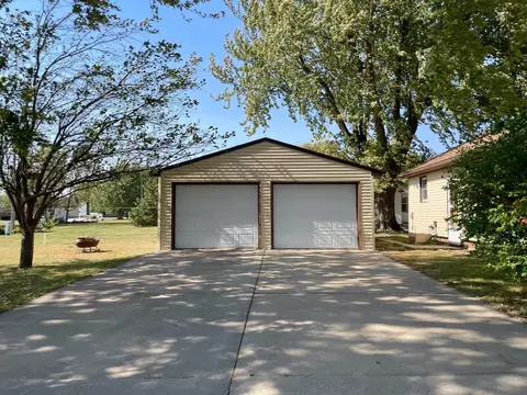 200 Ochre St W, Comfrey, MN 56019 photo 2