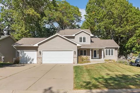 7014 46th St N, Oakdale, MN 55128