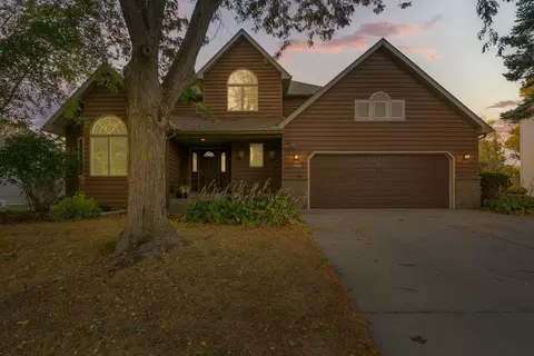 1520 Trailwood Ln SW, Faribault, MN 55021