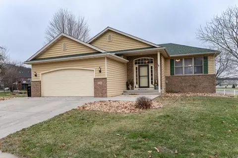 3031 Mayowood Common Cir SW, Rochester, MN 55902