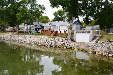 27569 N Shore Dr, Starbuck, MN 56381