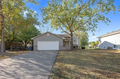 208 Bluestem Ave, Shakopee, MN 55379