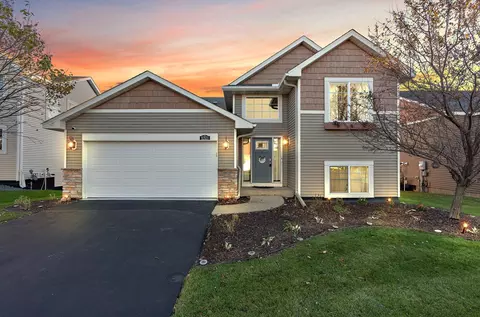 11321 Ivywood Trl, Woodbury, MN 55129