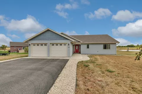 1207 Spunk Creek Ct, Avon, MN 56310