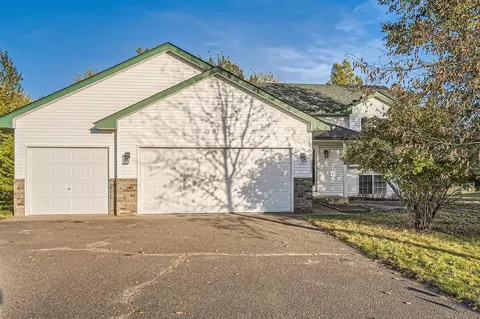 40375 Grizzly Ln, North Branch, MN 55056