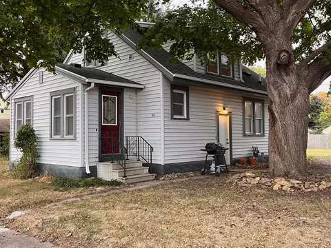 201 W Humphrey St, Lake Crystal, MN 56055