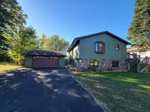 540 County Road D E, Saint Paul, MN 55117