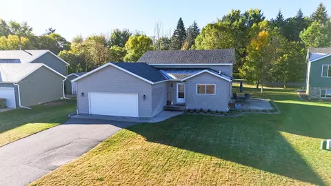 522 Fieldcrest Ct, Sartell, MN 56377