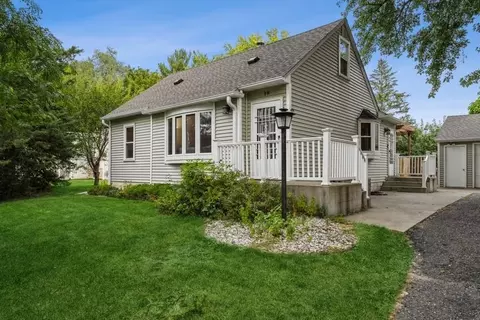10 Circle Dr, Circle Pines, MN 55014 photo 2