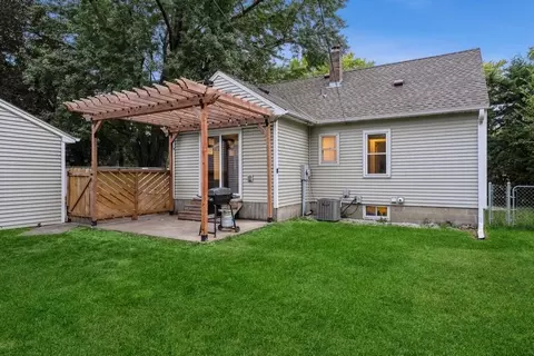 10 Circle Dr, Circle Pines, MN 55014 photo 8