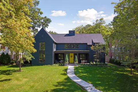 180 Mississippi River Blvd S, Saint Paul, MN 55105