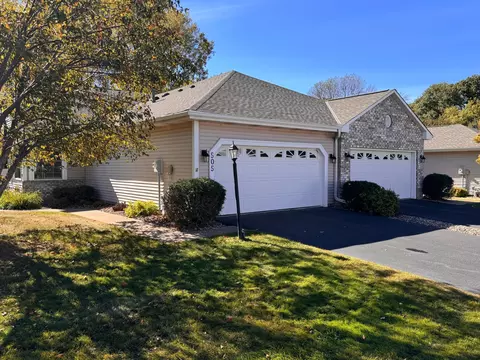 505 Deer Ridge Ln S, Maplewood, MN 55119