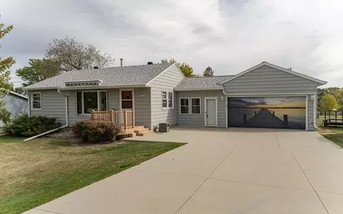 2216 4th Ave SW, Rochester, MN 55902