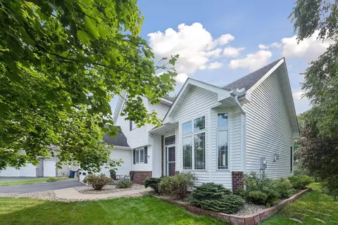 1648 Whitehall Pl, Shakopee, MN 55379