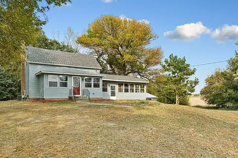81384 430th Ave, Lakefield, MN 56150