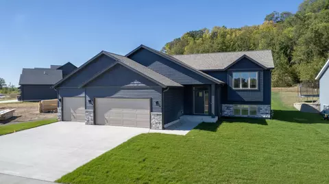 1917 Hadley Hills Dr NE, Rochester, MN 55906