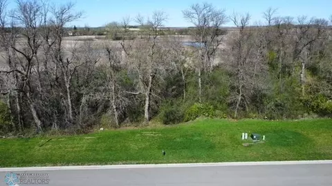 505 Leonard St, Hawley, MN 56549