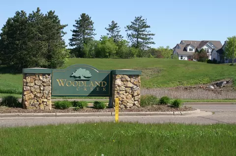 1401 Creekwood Dr, New Richmond, WI 54017