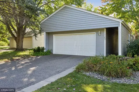 1183 Benton Way, Arden Hills, MN 55112