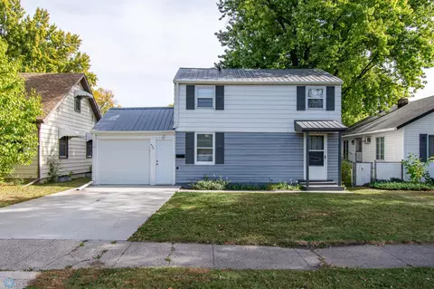 438 22 St S, Fargo, ND 58103