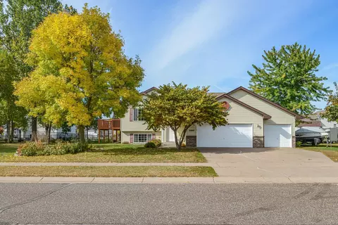 37880 Harvester Ave, North Branch, MN 55056