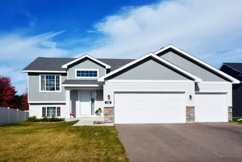 726 Emmy Ln, Hanover, MN 55341