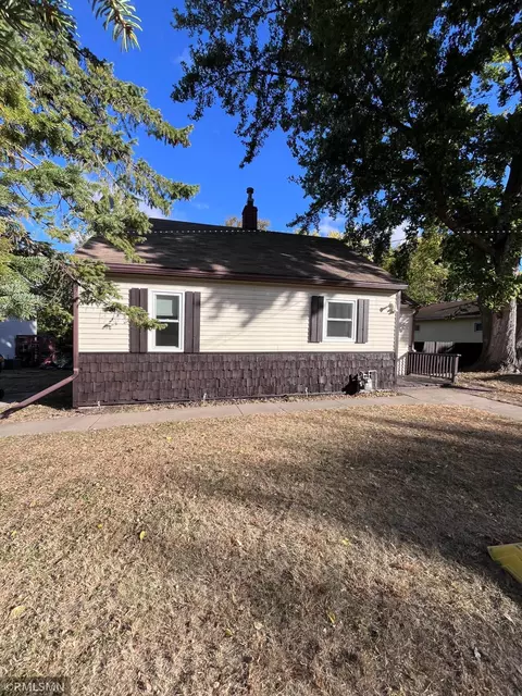 420 W Court St, Belle Plaine, MN 56011