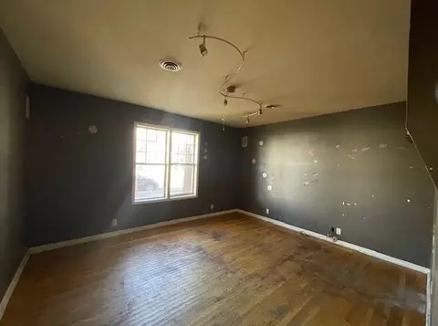Living - 1306 Oak St, Brainerd, MN 56401 photo 2 of 2