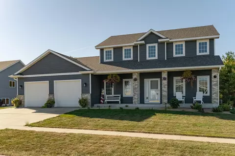 1215 5th St NW, Dodge Center, MN 55927