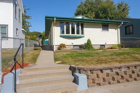 249 Robie St E, Saint Paul, MN 55107