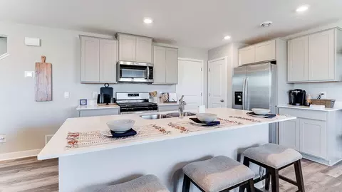 1990 Clearwater Ter, Shakopee, MN 55379