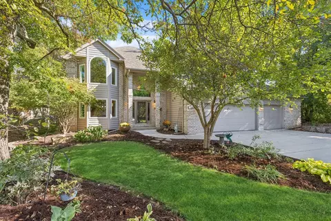 3624 Woodland Trl, Eagan, MN 55123